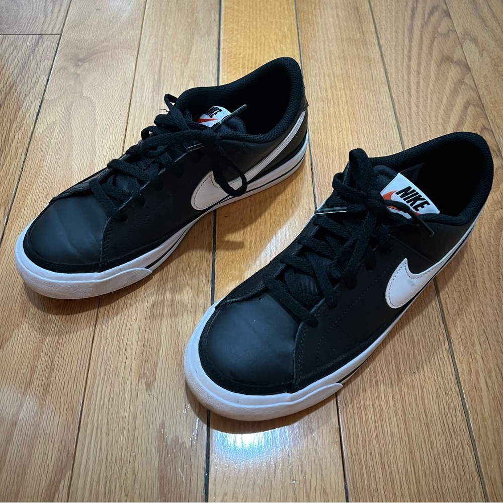 Nike court legacy